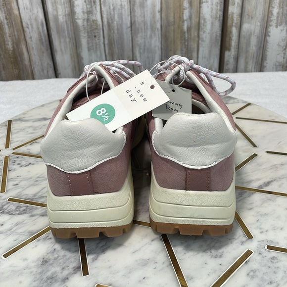 Offers OK 🔥NEW🔥 women’s Jojo Sneakers 👟 A New Day Mauve 8.5 & 9.5, Pink 🔥 - Picture 5 of 5